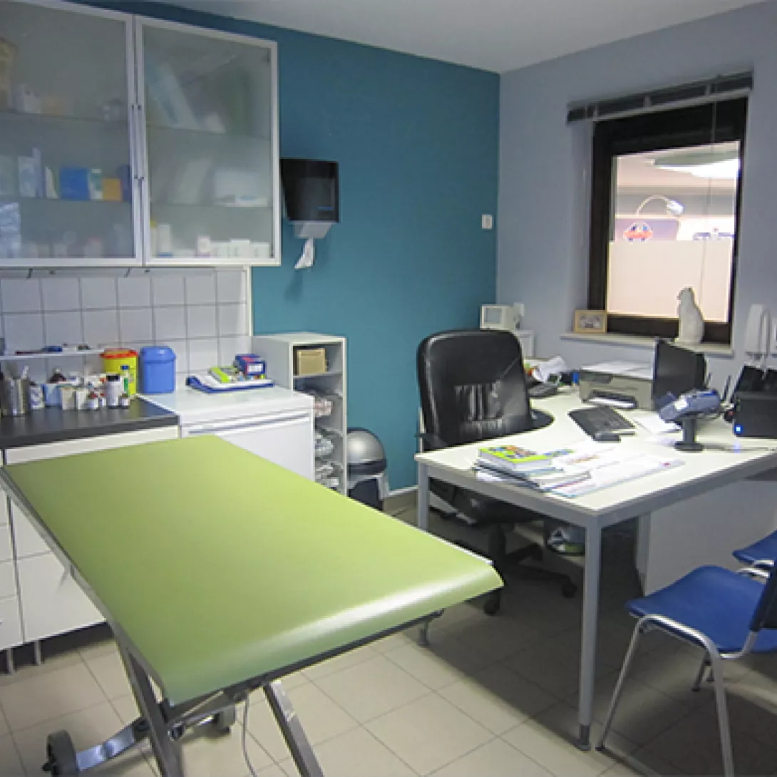 photo_cabinet.jpg