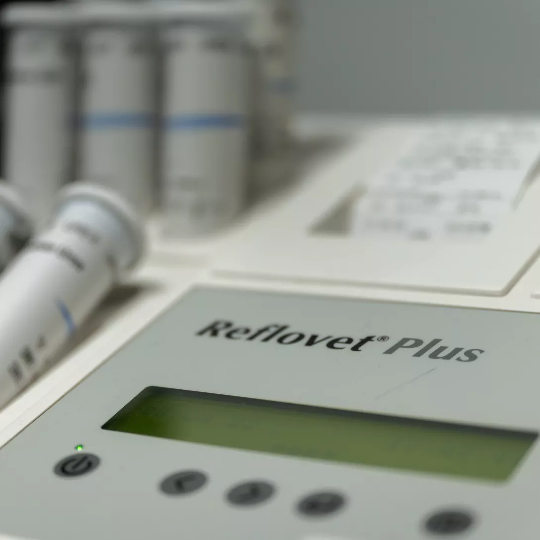 Machine d'analyse biochimique - Labo bis .jpg